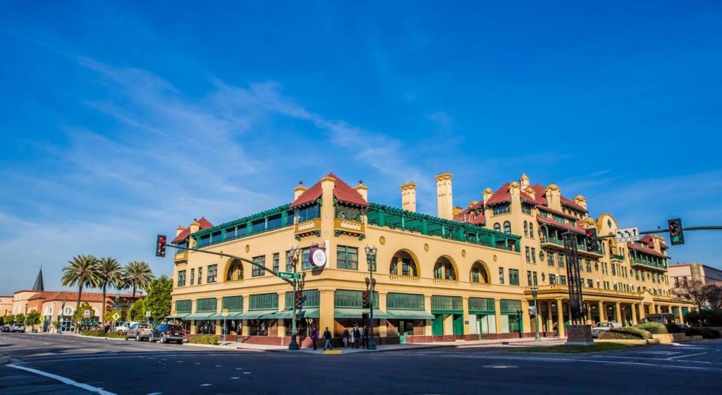 The beautiful BellaVista Restaurant as seen from the street during a blue-sky day.